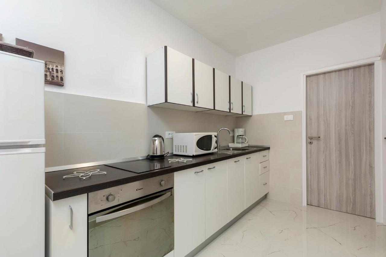 Apartments Marija 821 Pula Exterior foto